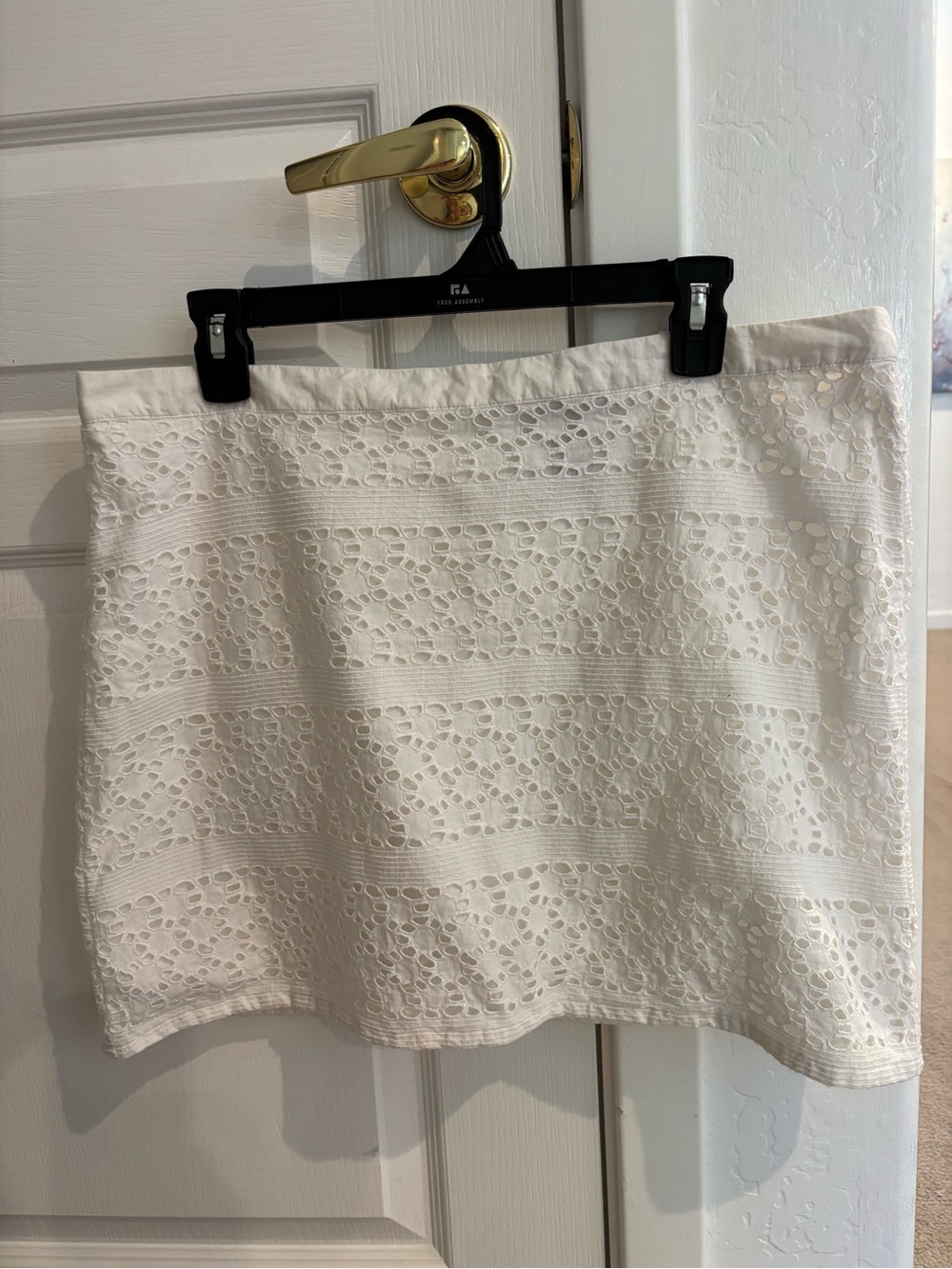 Women's White Eyelet Mini Skirt - Classic Summer Staple